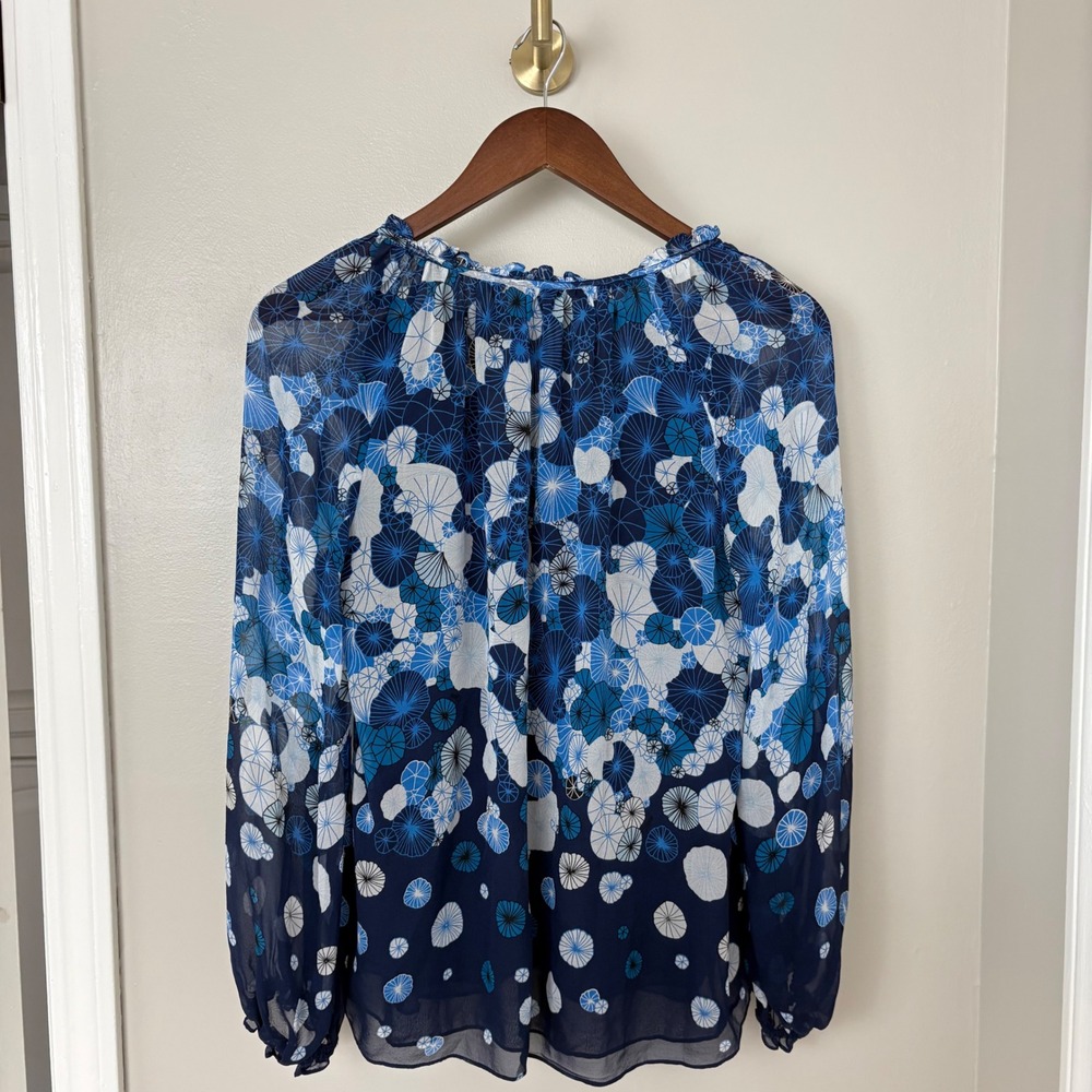 Diane von Furstenberg Silk Wynn Blouse Women 8 Blue Light Coastal Floral Chiffon - Picture 8 of 15